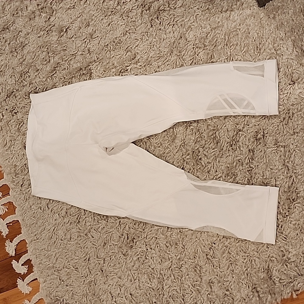 White Lululemon Cropped Pants - Size 8